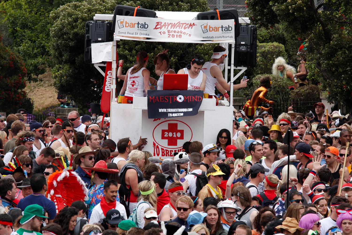 2010_san_francisco_bay_to_breakers_123.jpg