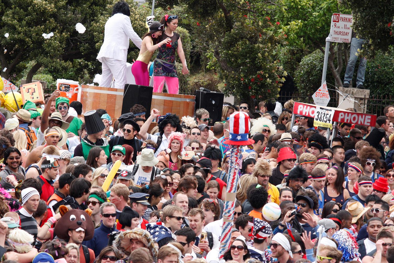 2010_san_francisco_bay_to_breakers_131.jpg
